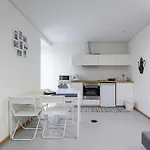 S. Thome Apts Οβάρ